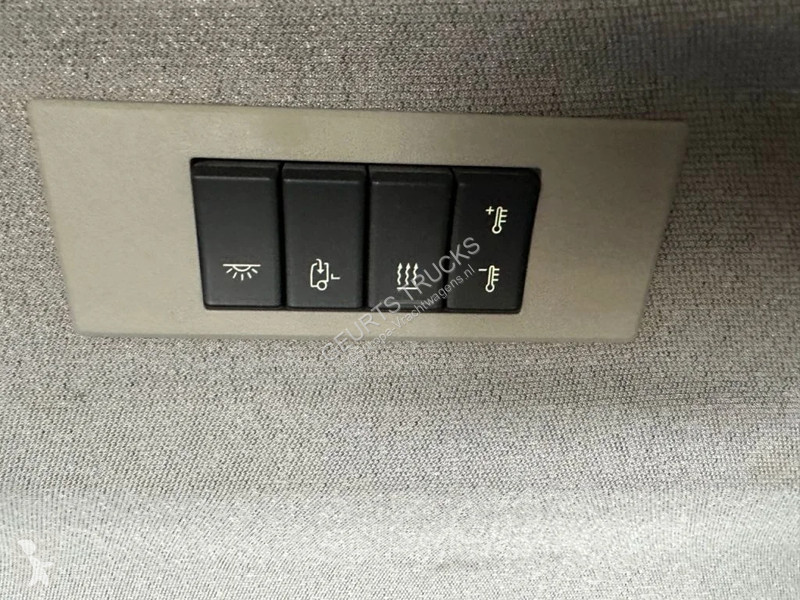 Tahač Volvo 500 6X4 TREKKER/TRACTOR/SZM EURO 6...