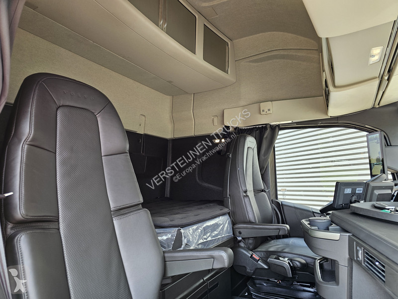 Trekker Volvo VT5 AERO 780 XXL / 6x2 TORPEDO /...