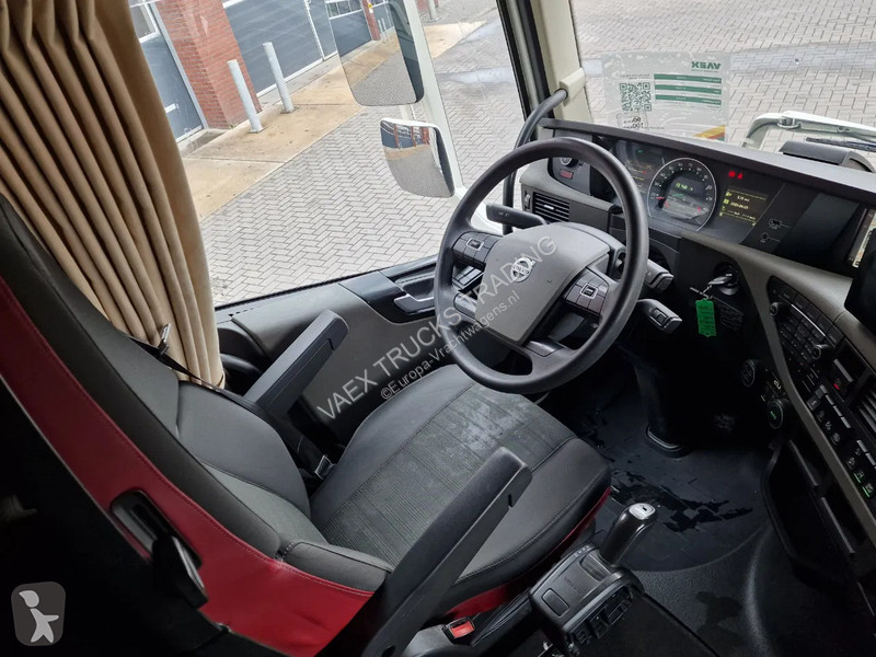 Traktor Volvo 13540 Globetrotter 4x2 - Custom...