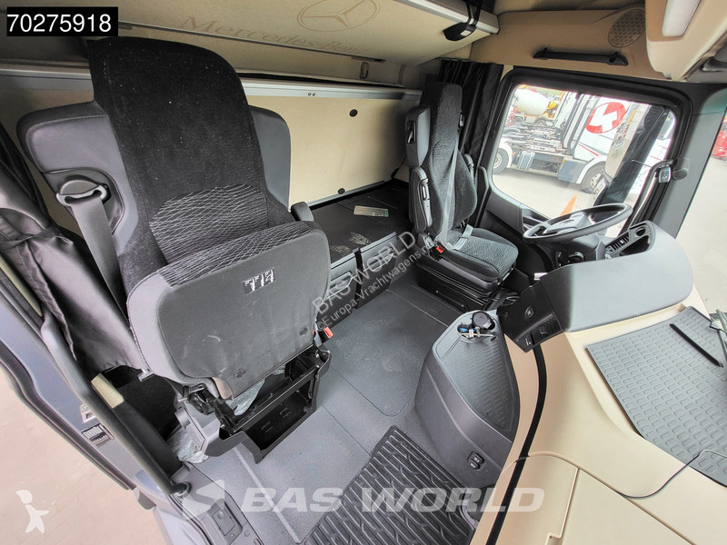 Traktor Mercedes 1851 4X2 BigSpace 2x Tanks