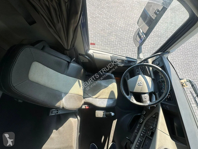 Tahač Volvo 8X4 TREKKER / BAKWAGEN MET...