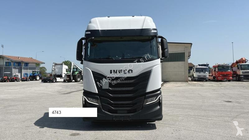 Traktor Iveco S-WAY 490 4x2