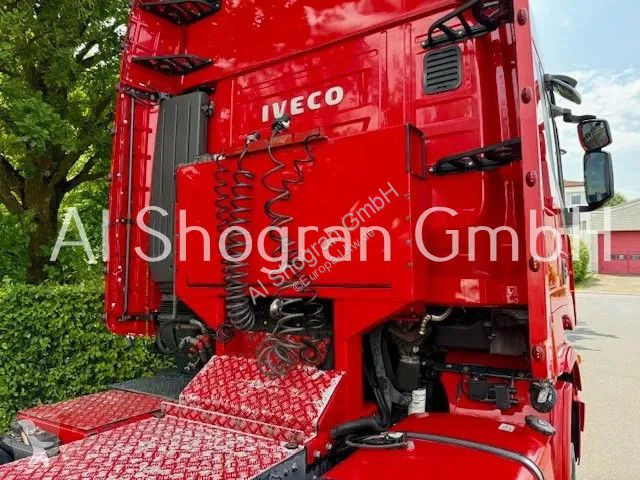 Tracteur Iveco 560...