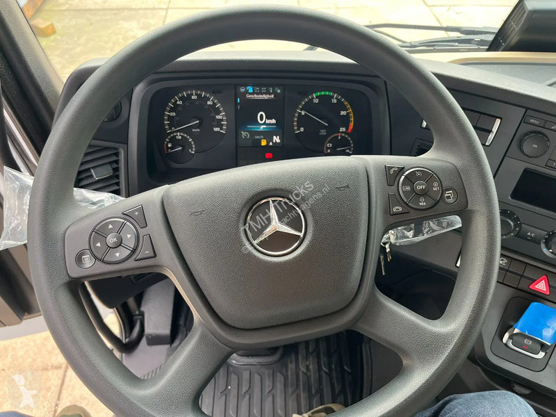 Tractor Mercedes 3340 S 6x4 Tractor Head