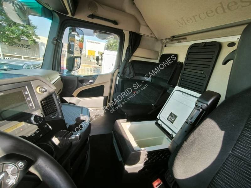 Traktor Mercedes
