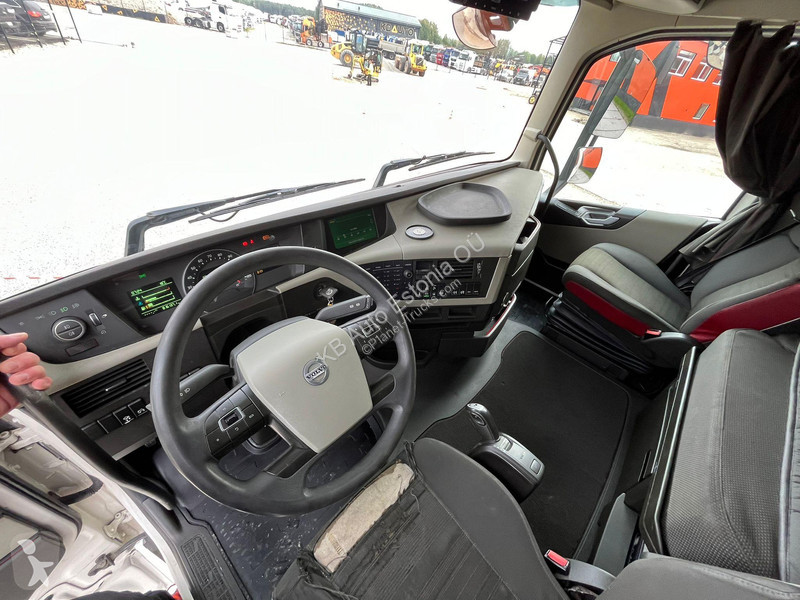 Tahač Volvo 500 6x2 GLOBE XL