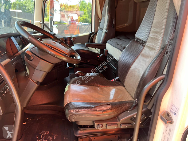Tahač Volvo 6x2 GLOBE XL / ADR / RETARDER /...