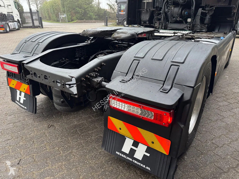 Trekker Volvo Dual clutch 2X tank Standairco...