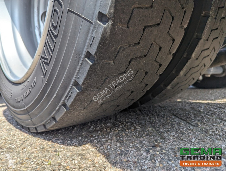 Traktor Volvo 0 4x2 Euro5 0 4x2 Globetrotter...
