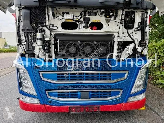 Tahač Volvo 500 Globetrotter XL / 2 x Tank /...