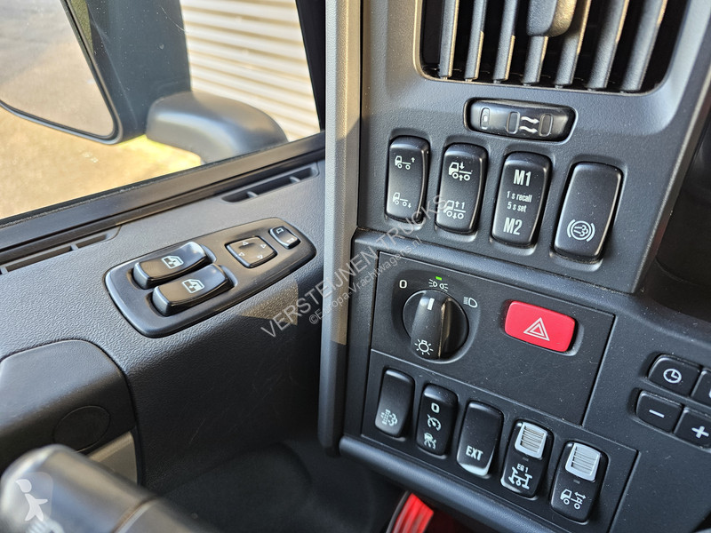 Traktor Scania 490 8x2 / HMF 85 T/M CANE +...