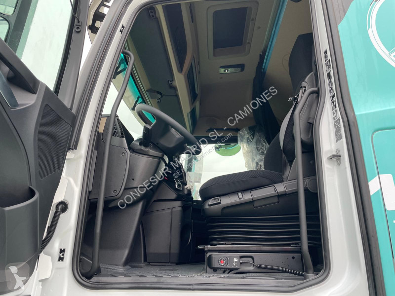 Traktor Mercedes  1851 LS