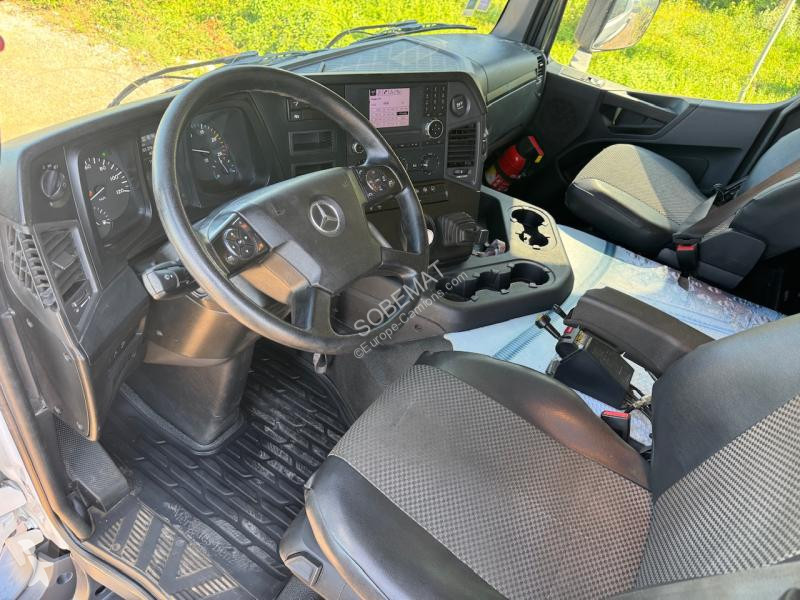 Tracteur Mercedes 2046