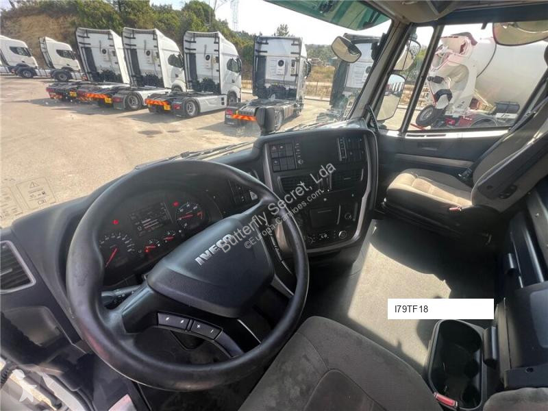 Iveco AS440S46T/P tractor unit