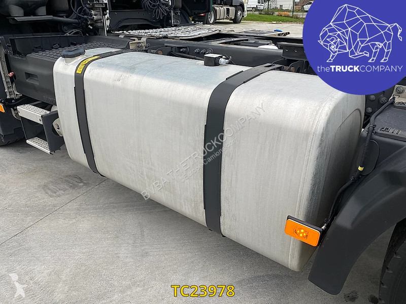 جرار Volvo 500