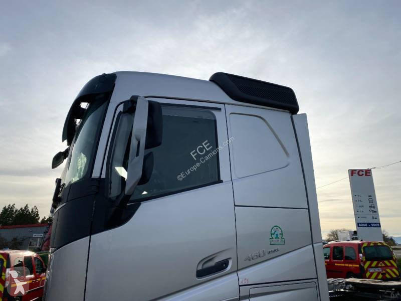 جرار Volvo