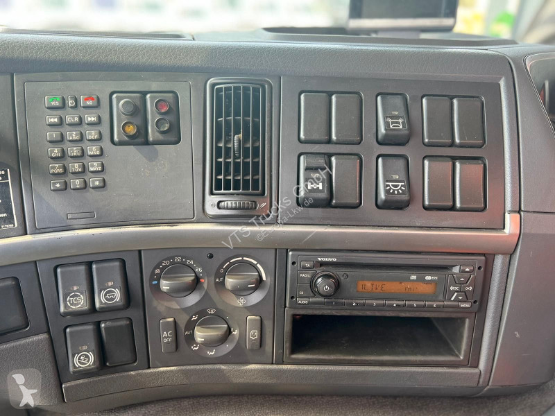 جرار Volvo 330 4x2 mit Atlas AK96.3E Ladekran