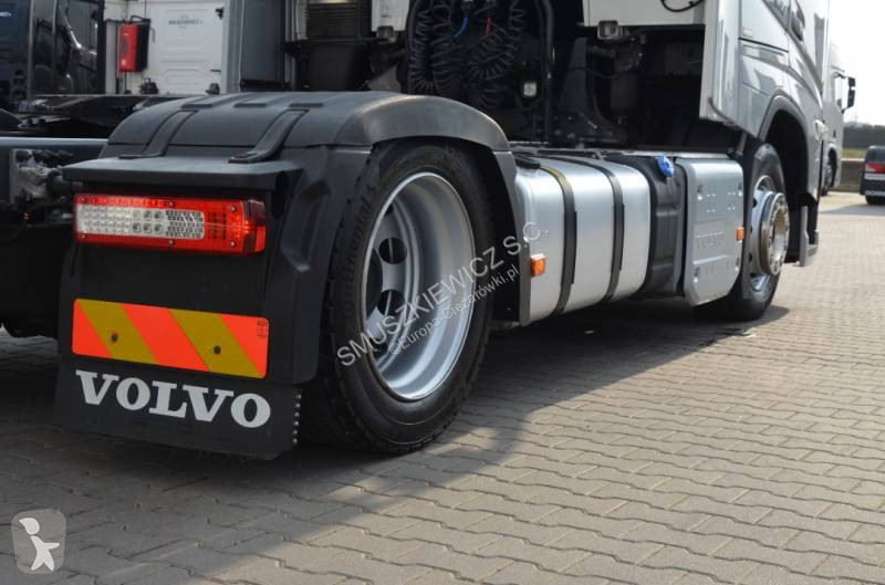 جرار Volvo
