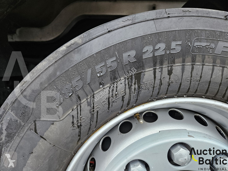 جرار Renault D Wide