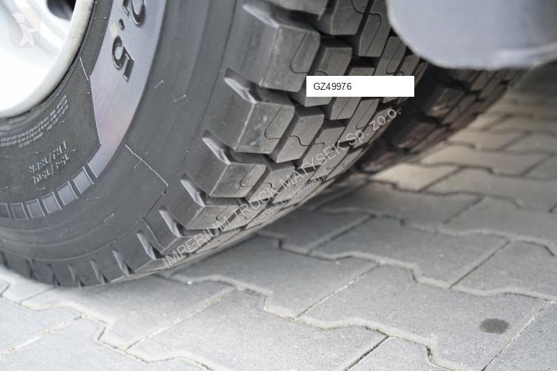 Влекач Iveco 490