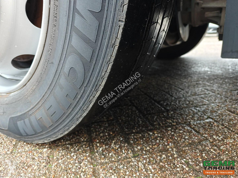 جرار Volvo 4x2 Globetrotter Euro6B - Stainless...