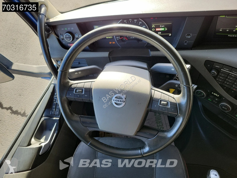 جرار Volvo 500 8X2 Steered Tag axle!...