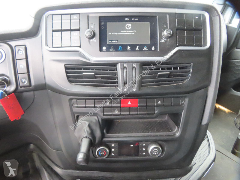 جرار Iveco S-Way 490 Intarder FZ.48