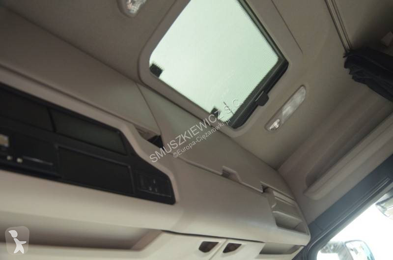 Влекач Scania