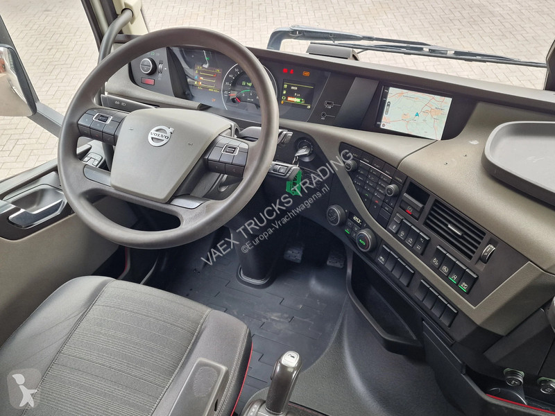 جرار Volvo 13500 6x2/4 Low roof - MA chassis -...