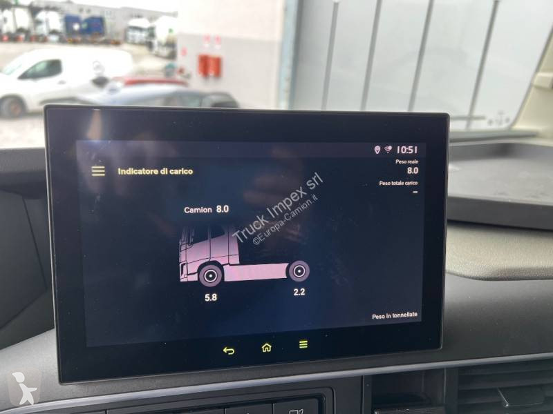 جرار Volvo
