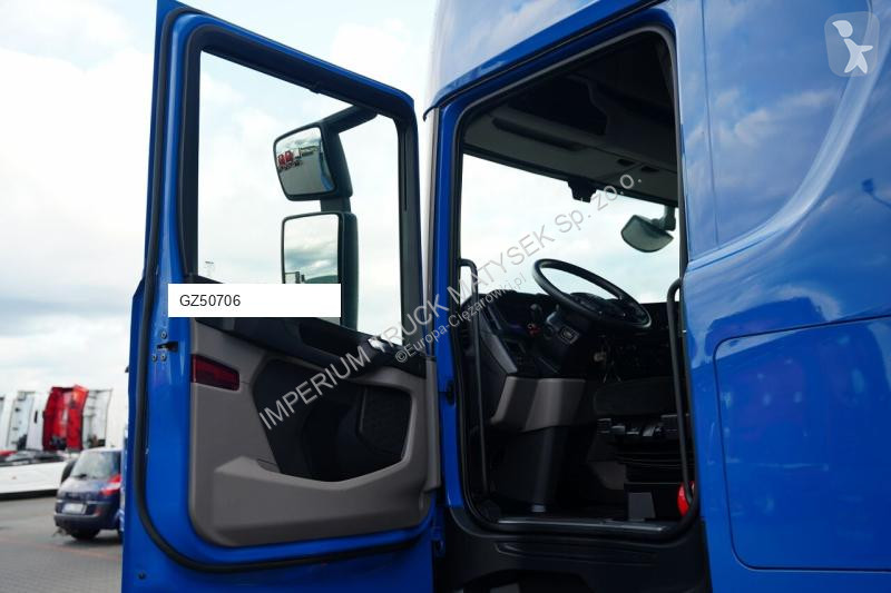Cap tractor Scania