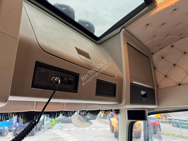 Trattore Stradale Volvo 16750 8X4 EURO 6 - 100...