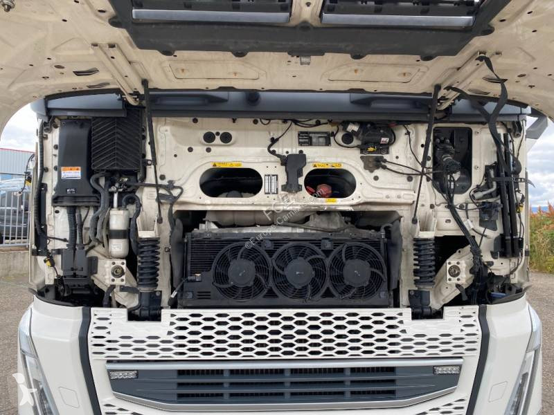 جرار Volvo