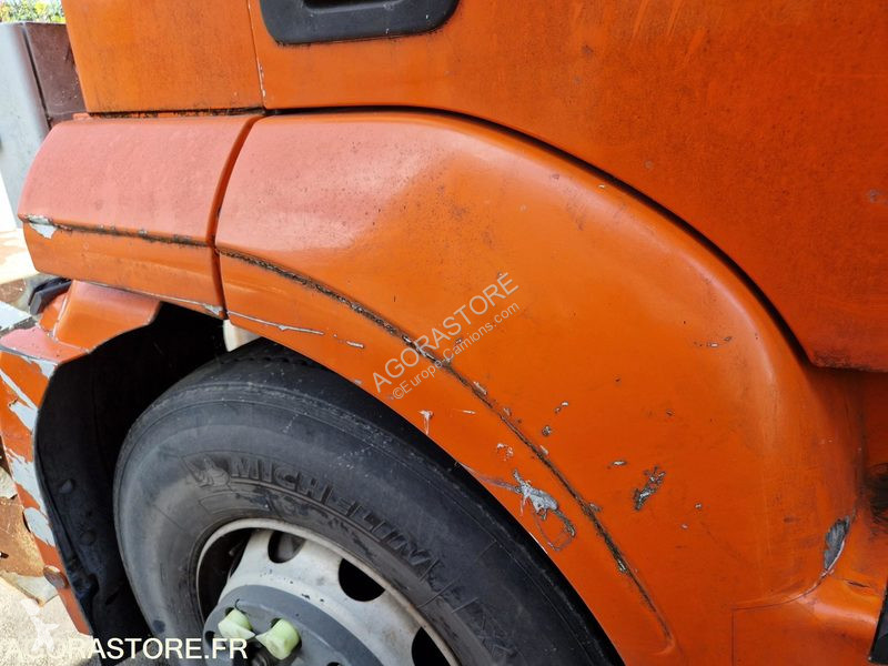 شاحنة Iveco 190S33