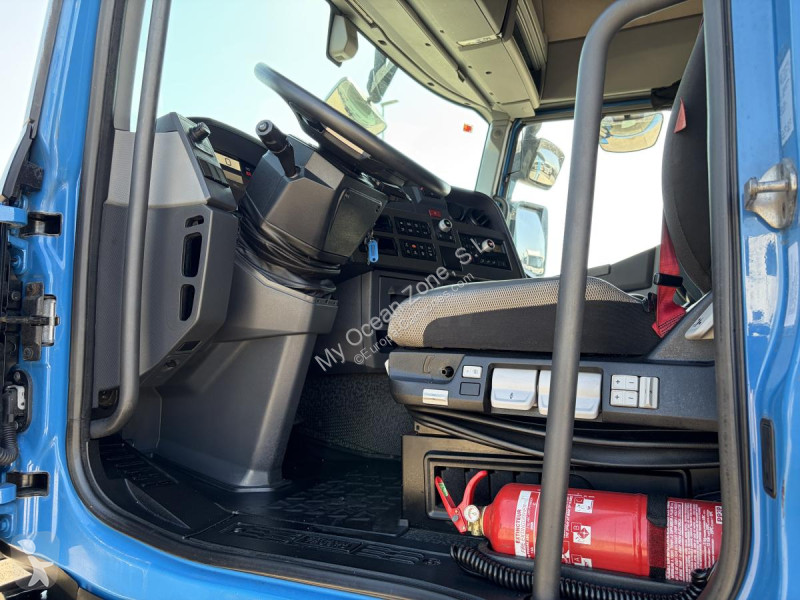 جرار Renault T440