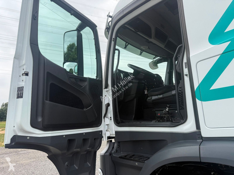 جرار Mercedes 2051 HAD 4x4 Retarder / NEW ENGINE