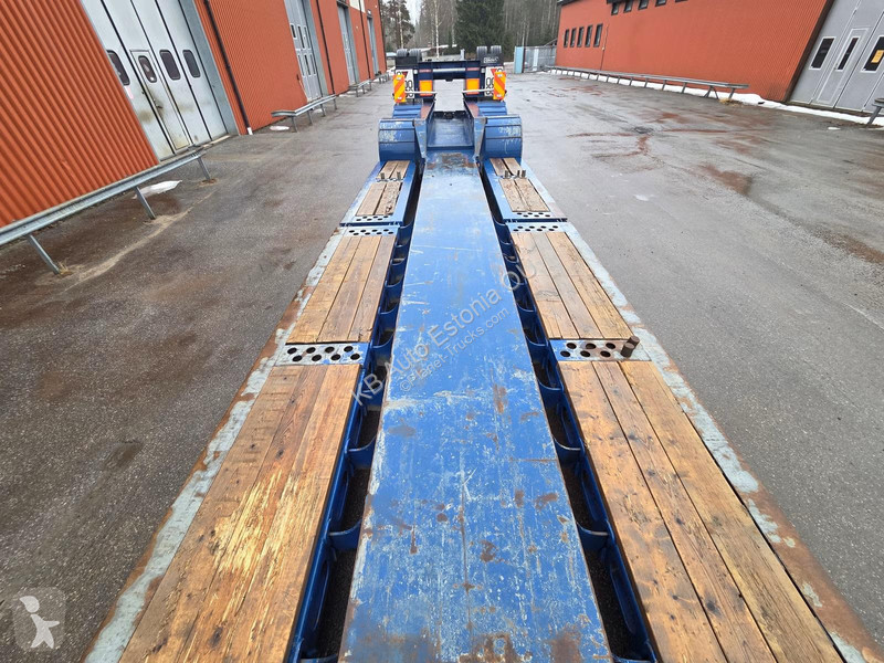 جرار Volvo 750 8x4 GCW 142 ton / GLOBE XL /...