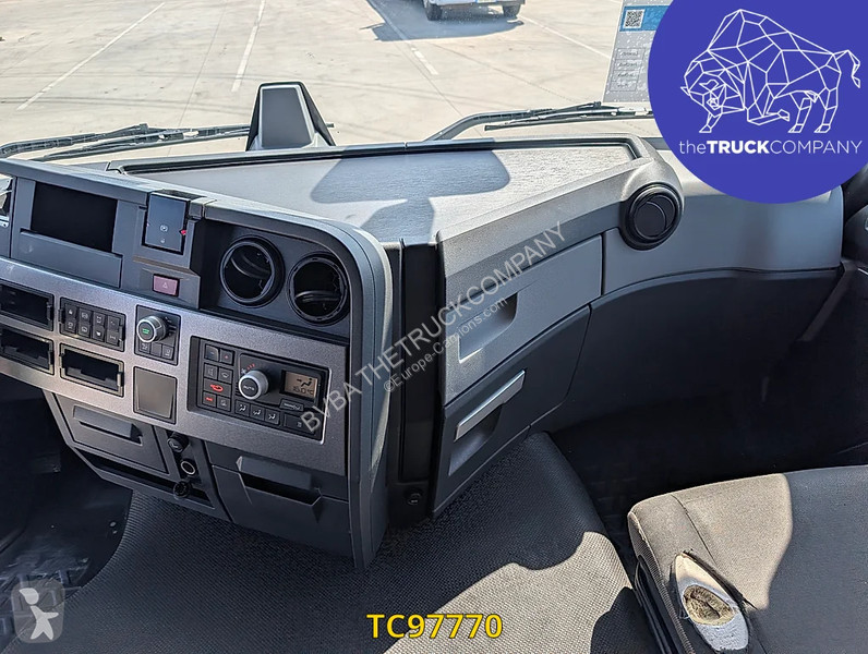 جرار Renault T 460