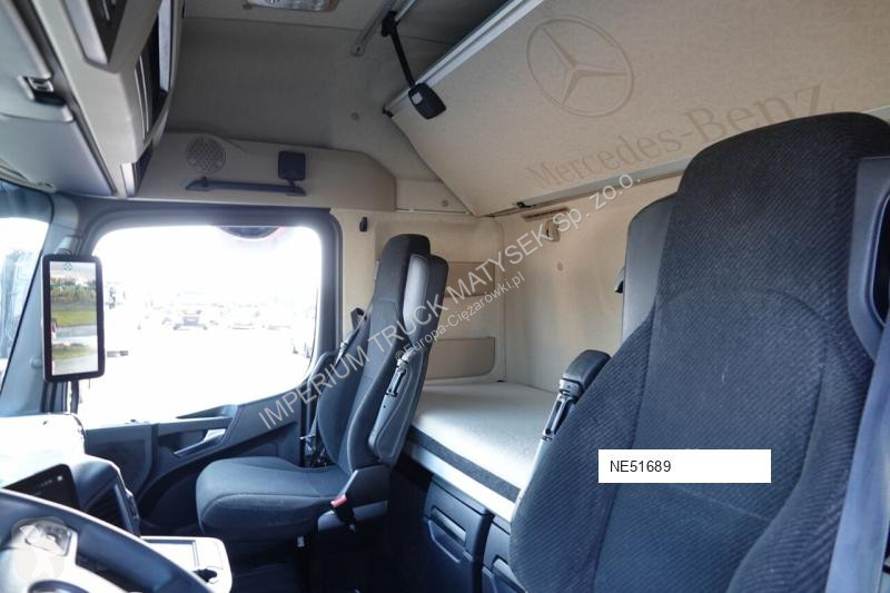 Влекач Mercedes ACTROS 1845