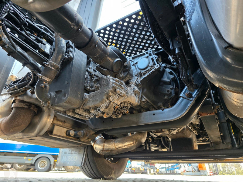 جرار Iveco 420 / Intarder