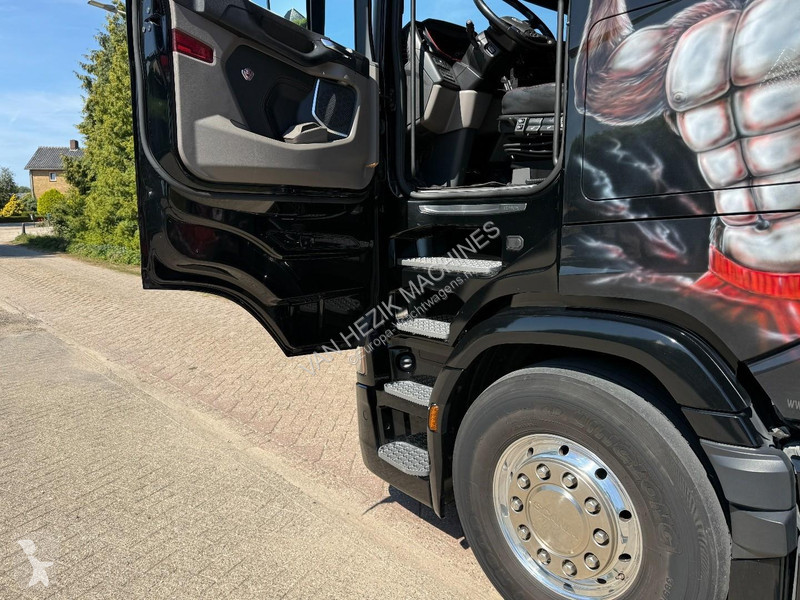 جرار Scania S660...