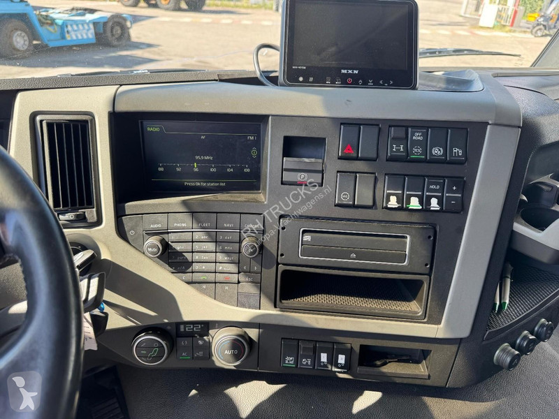 Trattore Stradale Volvo 4X2 EURO 6 + HMF...