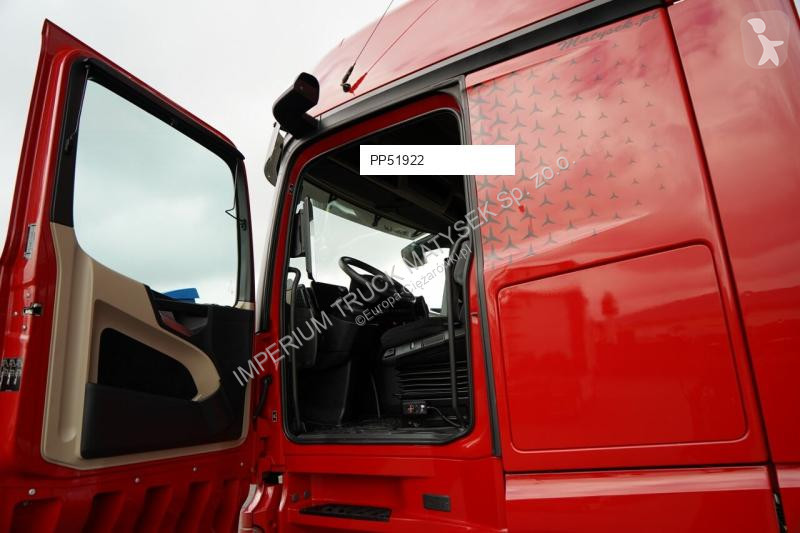 Влекач Mercedes ACTROS 1845