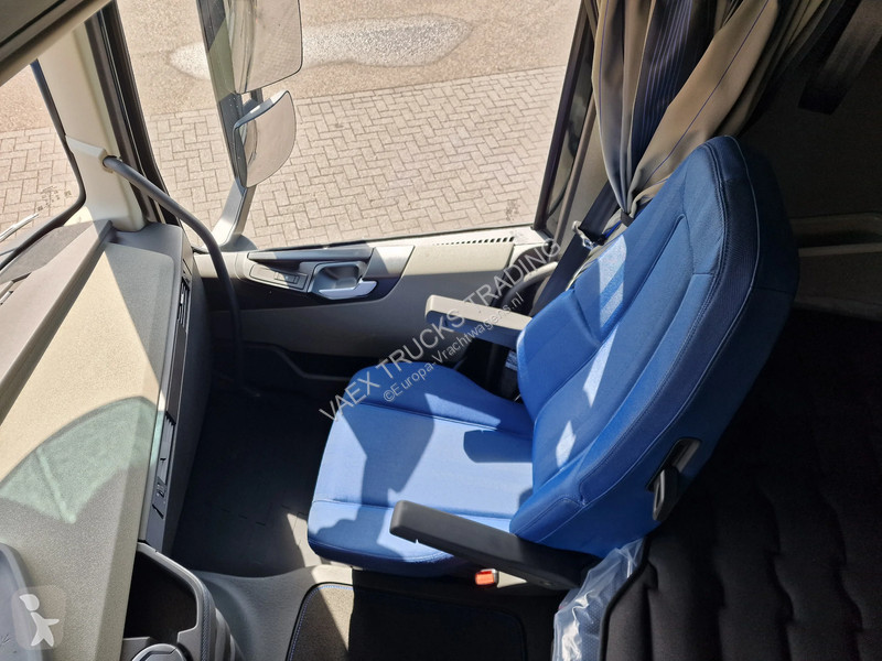 Traktor Volvo 13540 Aero Globetrotter XL 4x2 -...