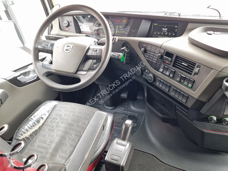 Traktor Volvo 13460 Globetrotter 4x2 - Full...