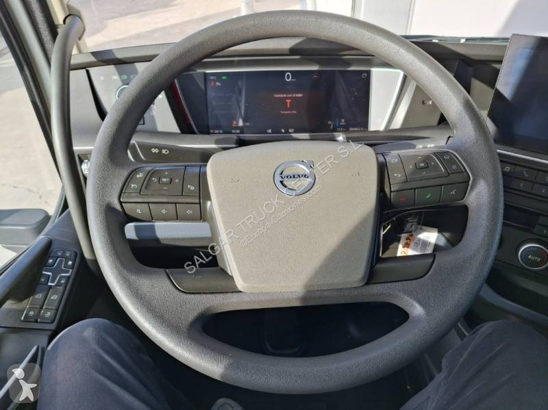 جرار Volvo