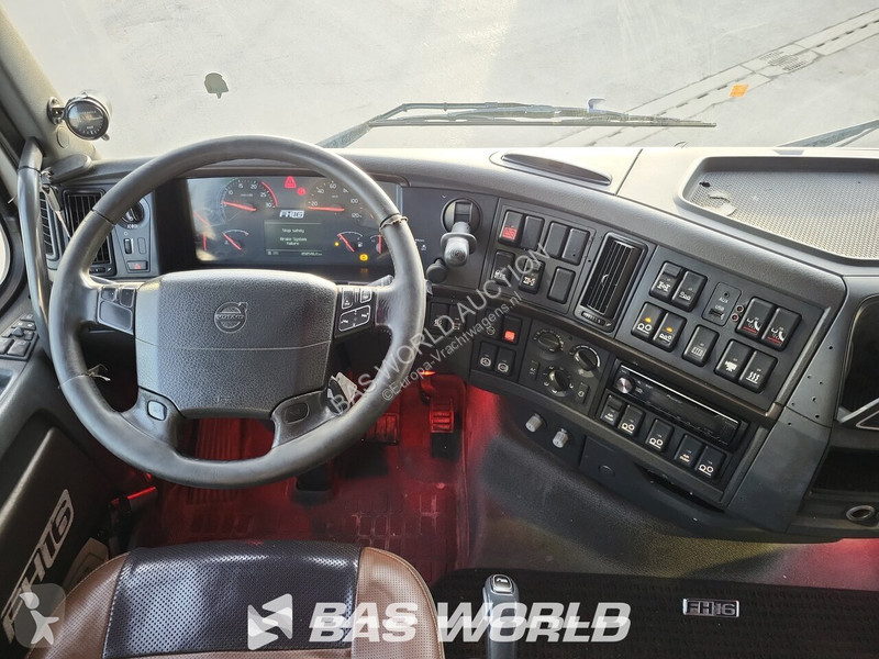 Tractor Volvo 750