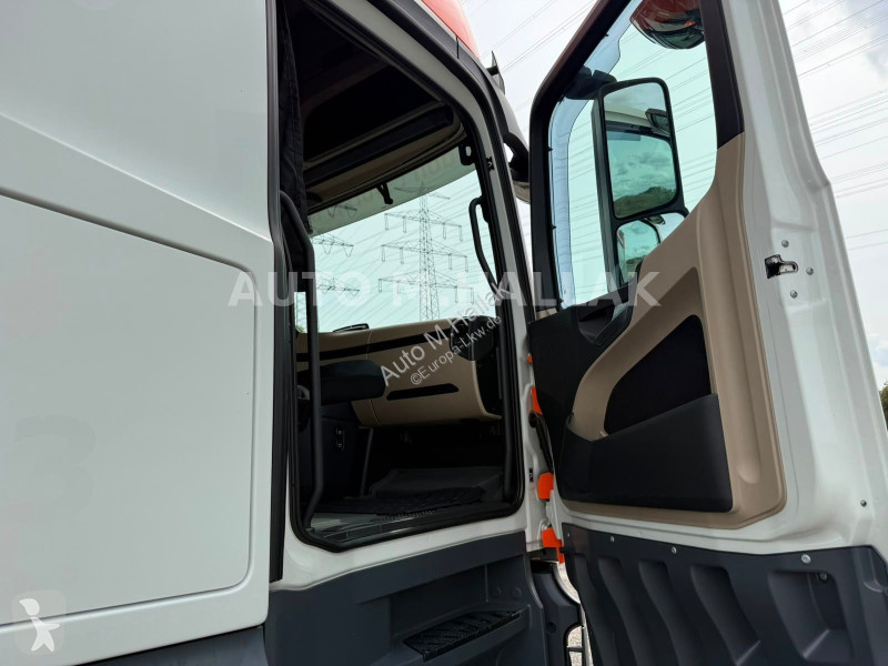 Trekker Mercedes 1845 LSnRL BigSpace Low Liner...