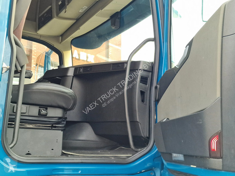 Trekker Volvo 13540 Globetrotter XL 6x2 -...