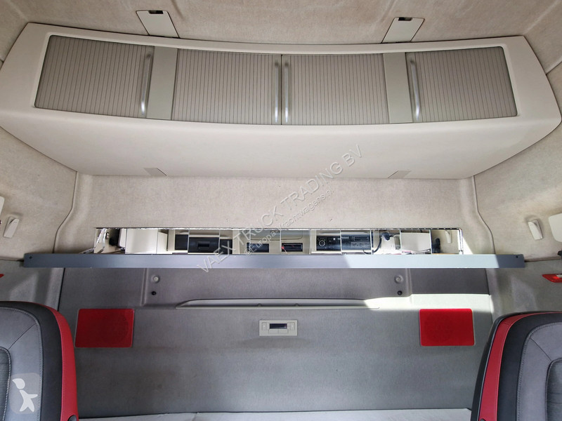 Cabeza tractora Volvo 13500 Globetrotter XL...